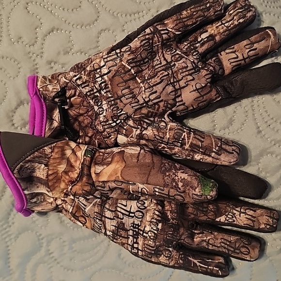 Huntworth Camouflage Gloves with Pink Trim - Picture 4 of 6